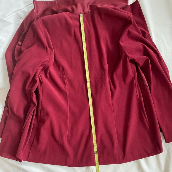 Cartise woman red blazer size 12. Two tone red, button down, officewear. - Picture 10 of 10